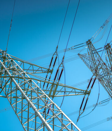 Cteam : Pylônes et lignes à haute tension, éléments clés du transport d'énergie. Cteam : Pylônes et lignes à haute tension, éléments clés du transport d'énergie.